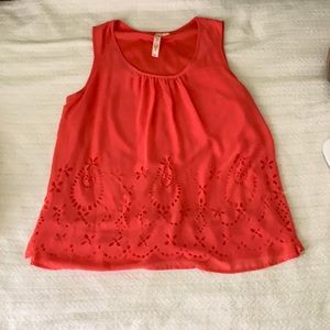 Cute women’s sleeveless top